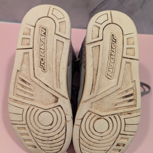 Stylish Gray Kids High-Top Sneakers - Picture 7 of 8